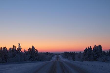 Abenddämmerung auf der Straße in Lappland (c) Steffen Nitzsche 