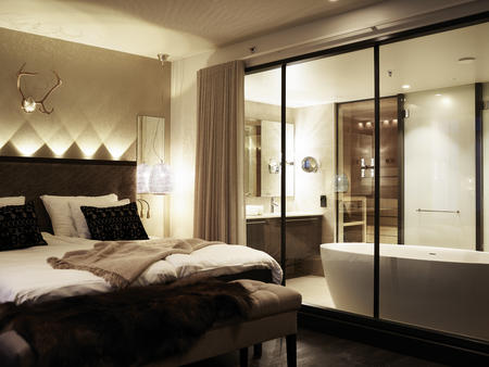 Doppelzimmer Deluxe mit verglastem Badezimmer und Badewanne, Lapland Hotel Bulevardi